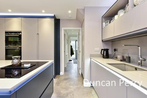 undefined, Cambridge Drive, Potters Bar EN6