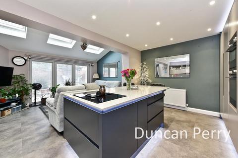 undefined, Cambridge Drive, Potters Bar EN6
