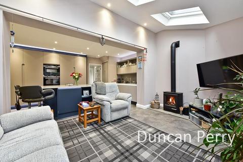 undefined, Cambridge Drive, Potters Bar EN6