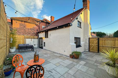undefined, The Village, Burton, CH64