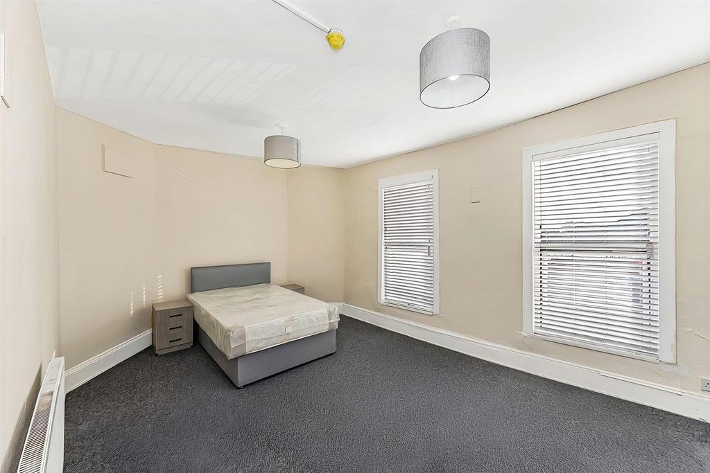 425 high road-8.jpg