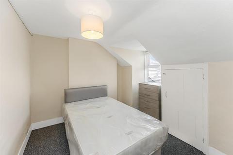 undefined, High Road, Woodford Green