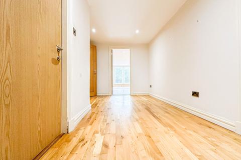3 bedroom flat for sale, Parkfield Road, Aigburth, L17
