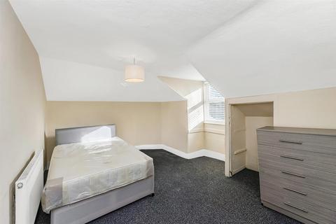 undefined, High Road, Woodford Green