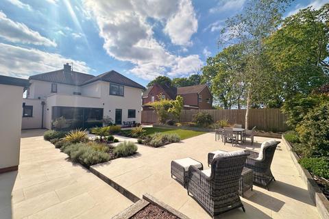 4 bedroom detached house for sale, The Parade, Parkgate, CH64