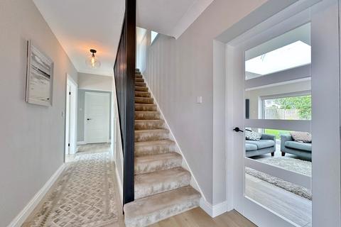 4 bedroom detached house for sale, The Parade, Parkgate, CH64