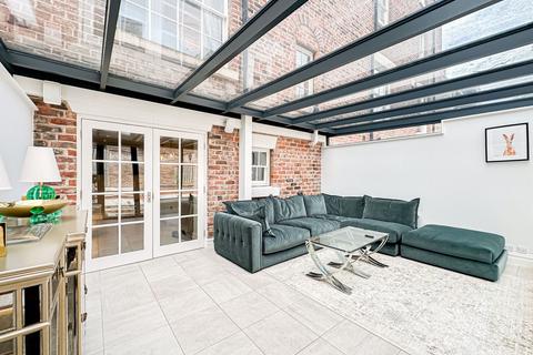 undefined, Falkner Street, Liverpool, L8