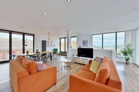 undefined, Liverpool, L1