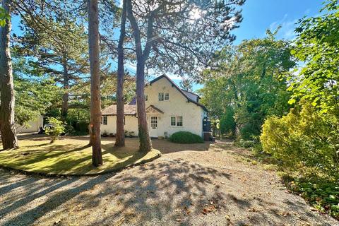2 bedroom detached house for sale, Broad Lane, Heswall, CH60
