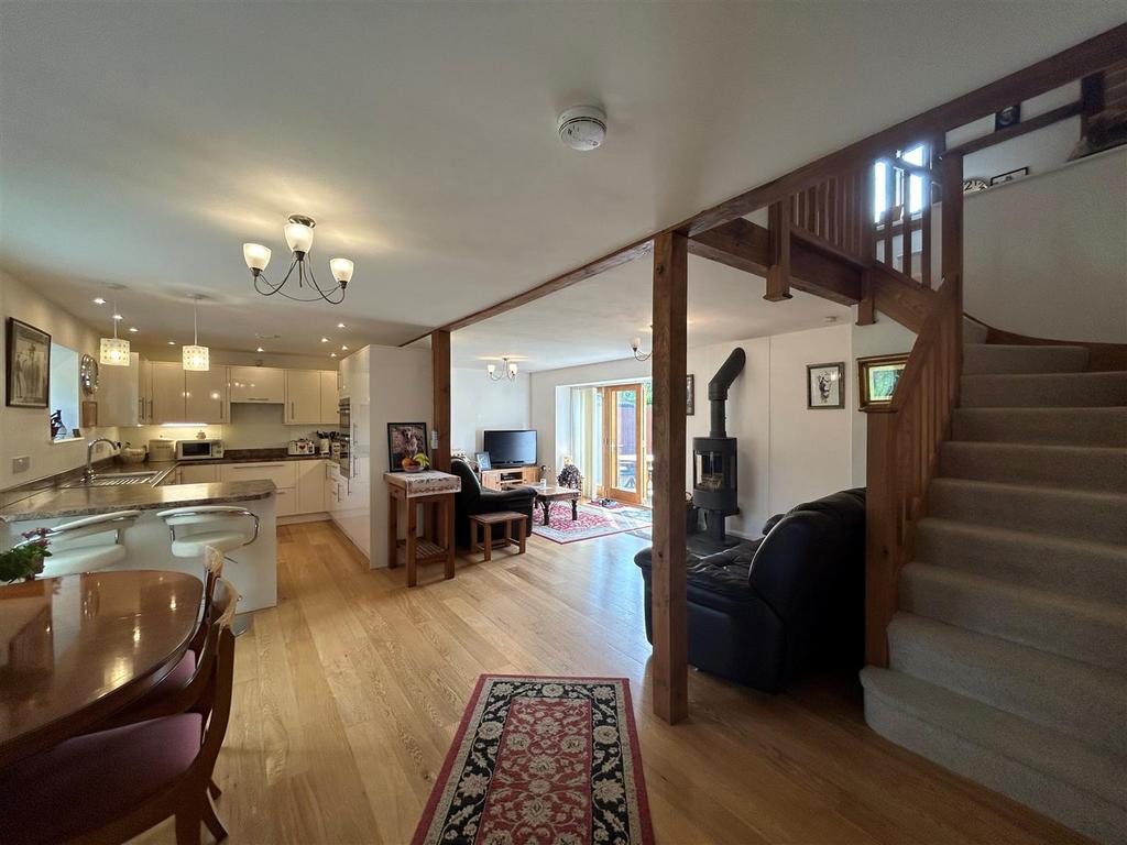 Full open plan living.jpg