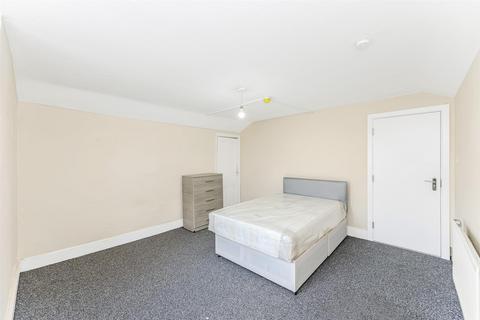 undefined, High Road, Woodford Green