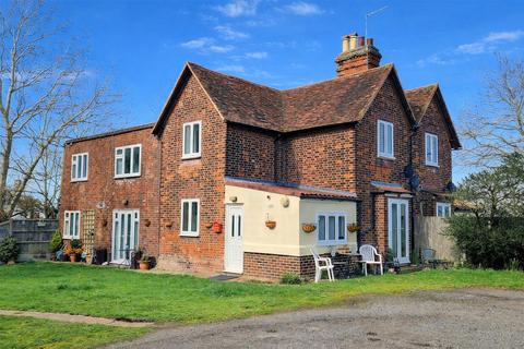 undefined, Stapleford Road, Stapleford Abbotts