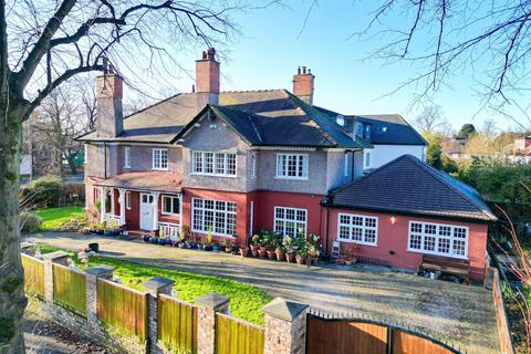 undefined, The Serpentine, Garston, L19