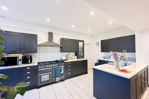 undefined, The Serpentine, Garston, L19