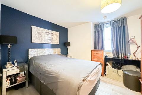 2 bedroom flat for sale, Royal Quay, Liverpool, L3