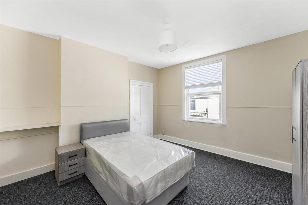 425 high road-7.jpg