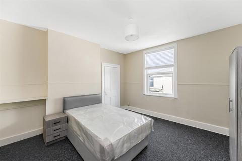 undefined, High Road, Woodford Green