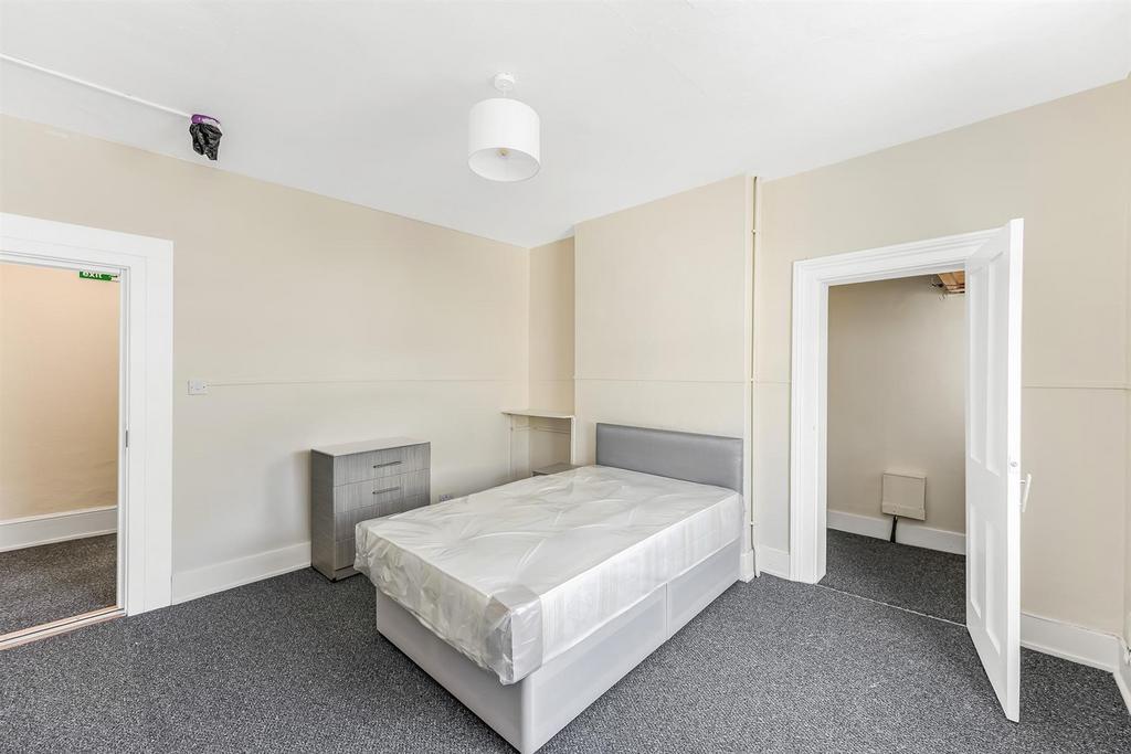 425 high road-6.jpg