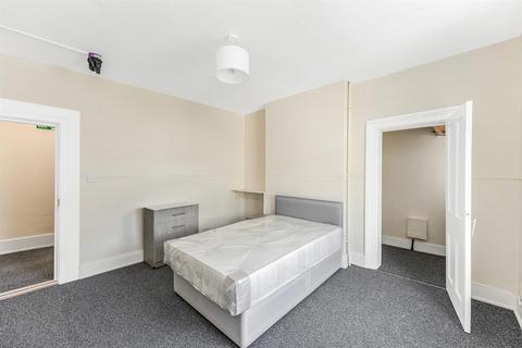 undefined, High Road, Woodford Green