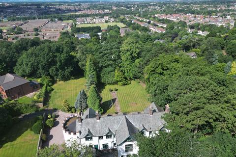 4 bedroom detached house for sale, Chenotrie Gardens, Prenton, CH43
