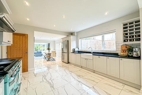 4 bedroom detached house for sale, Upton Road, Prenton, CH43