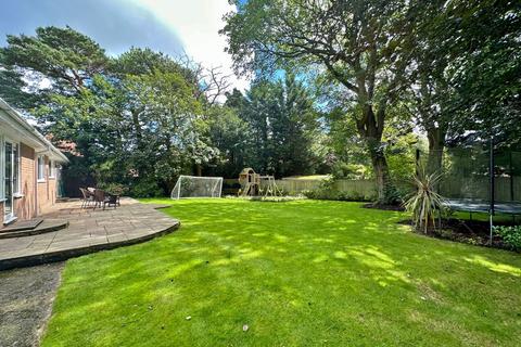 4 bedroom detached bungalow for sale, Noctorum Lane, Prenton, CH43