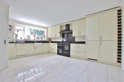 4 bedroom detached bungalow for sale, Noctorum Lane, Prenton, CH43