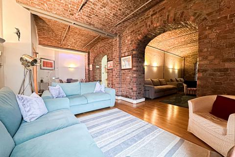 undefined, Albert Dock, Liverpool, L3