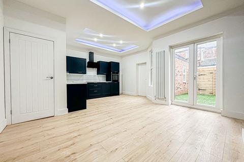 4 bedroom terraced house for sale, Ashdale Road, Mossley Hill, L18