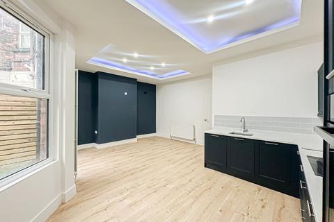 4 bedroom terraced house for sale, Ashdale Road, Mossley Hill, L18