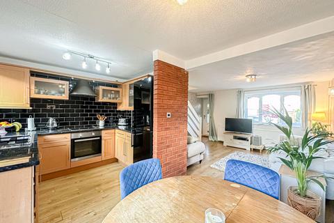 undefined, Epping Court, Heswall, CH60