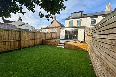 Poll Hill Road, Heswall, CH60