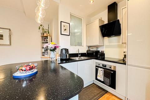 2 bedroom flat for sale, Livingston Drive South, Liverpool, L17