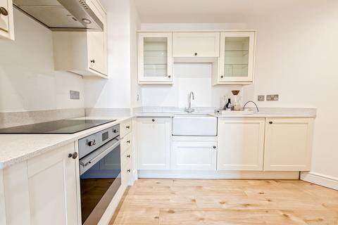 2 bedroom apartment for sale, Albert Dock, Liverpool, L3