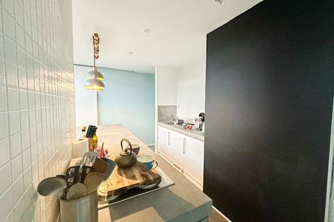 undefined, Shaw Street, The Collegiate, L6
