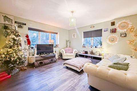 2 bedroom flat for sale, Woodsome Park, Woolton, L25