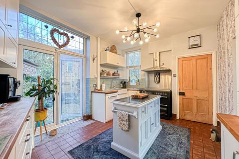 4 bedroom detached house for sale, Victoria Mount, Prenton, CH43