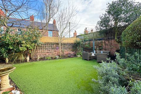 4 bedroom detached house for sale, Victoria Mount, Prenton, CH43