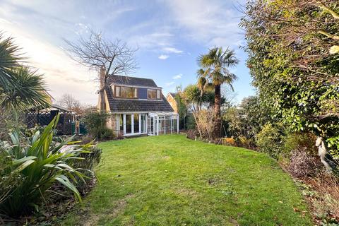 3 bedroom detached house for sale, Wendover Close, Prenton, CH43