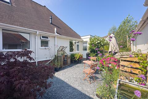4 bedroom detached house for sale, Gayton Parkway, Gayton, CH60