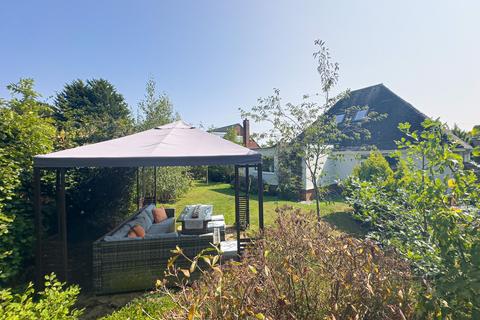 4 bedroom detached house for sale, Gayton Parkway, Gayton, CH60