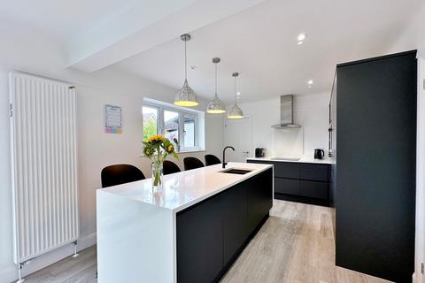4 bedroom detached house for sale, Birkenhead Road, Meols, CH47