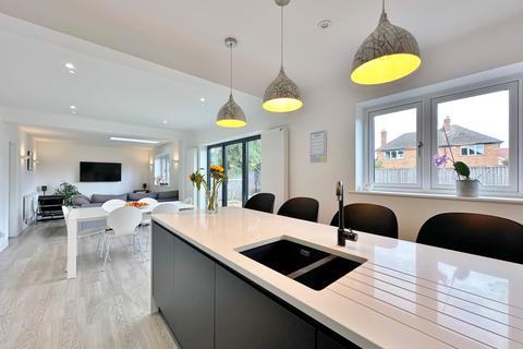 4 bedroom detached house for sale, Birkenhead Road, Meols, CH47