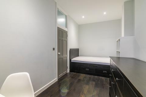 2 bedroom apartment to rent, Sumatra Road, London, NW6
