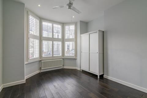 2 bedroom apartment to rent, Sumatra Road, London, NW6