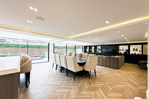 undefined, Manor Drive, Wirral, CH49