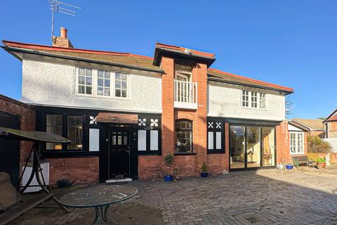 3 bedroom detached house for sale, New Chester Road, Wirral, CH62