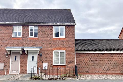 3 bedroom end of terrace house to rent, Dickens Heath Road, Dickens Heath