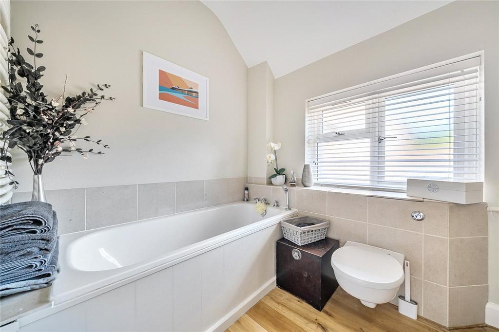 Main Ensuite