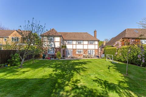 5 bedroom detached house to rent, Eghams Wood Road Knotty Green HP9